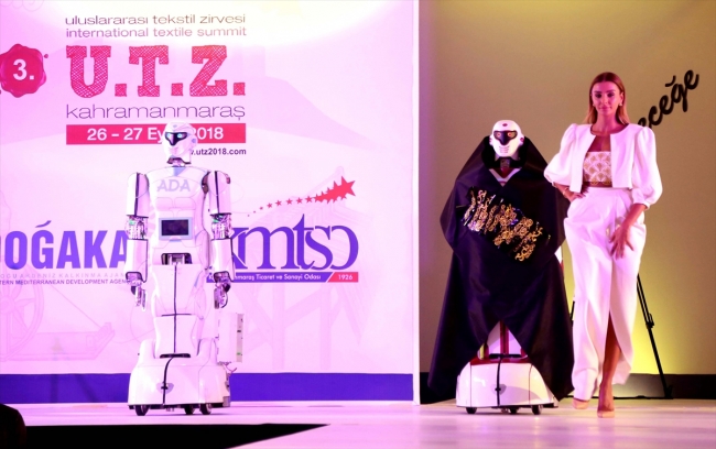 Robotlar podyuma çıktı